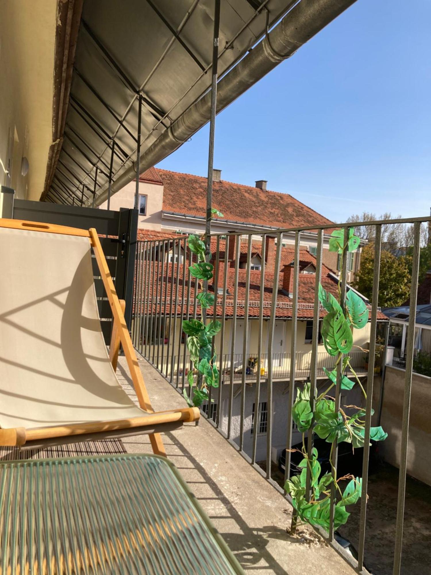Whats-App Self-Check-In - Vibrant City Life In Graz Exteriör bild